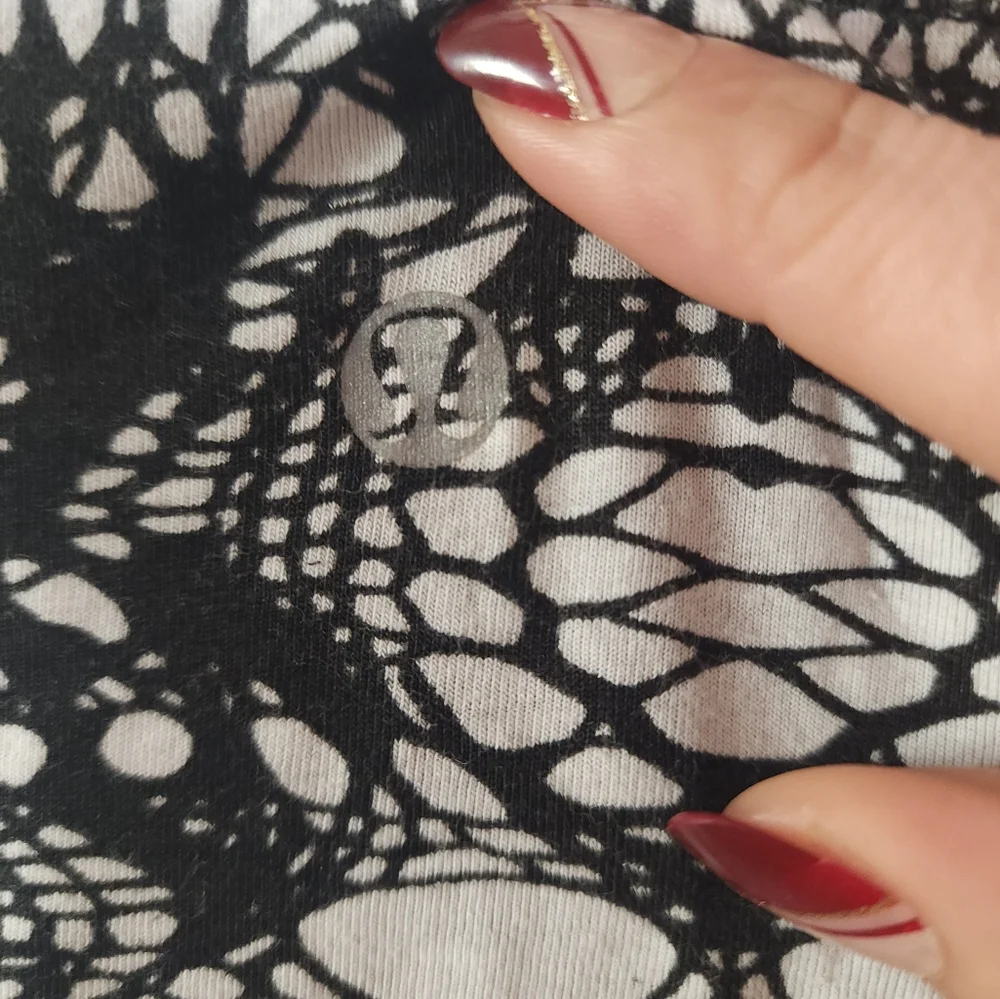 Reversible lululemon top - Picture 5 of 6